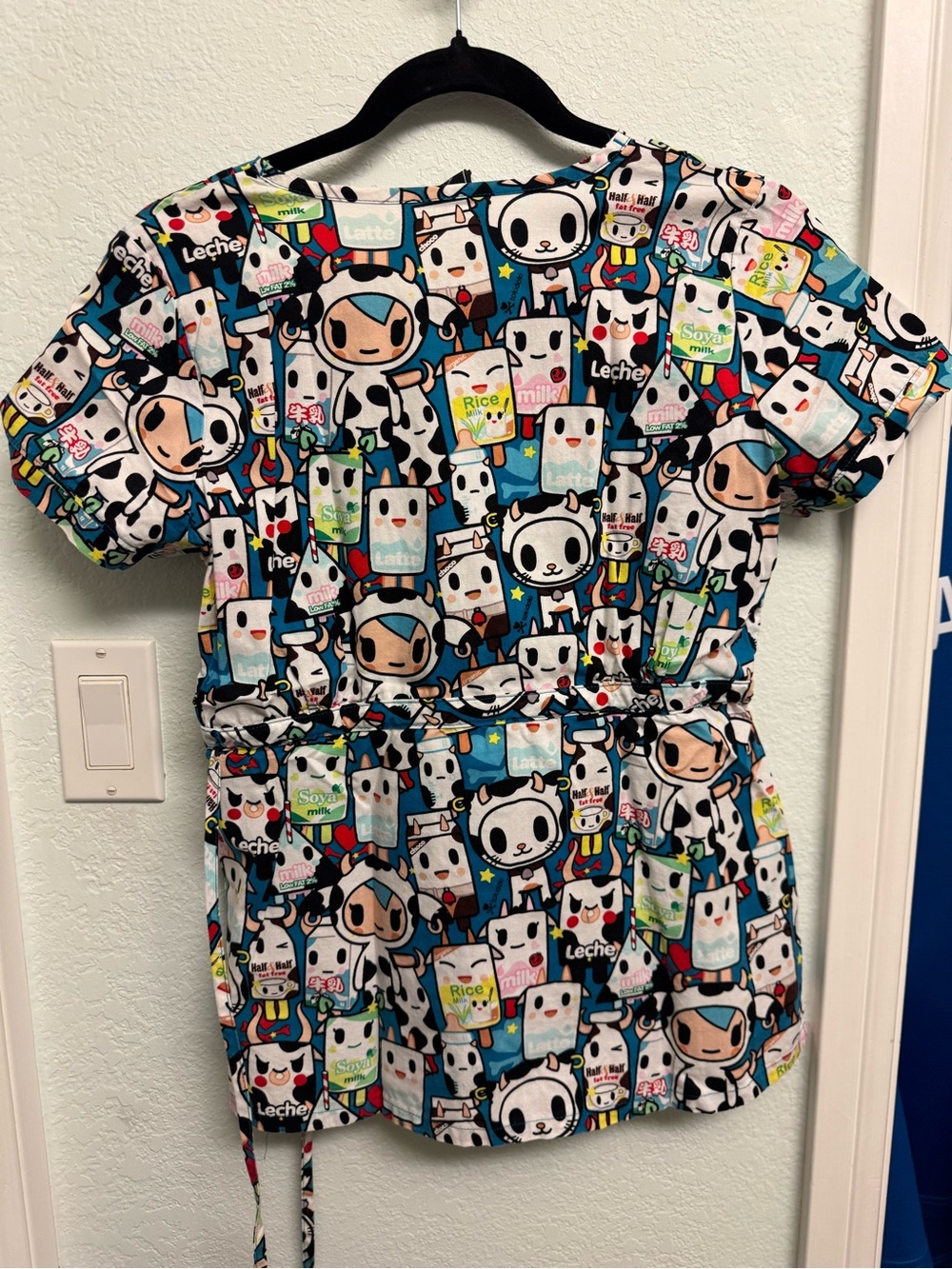 Tokidoki Koi: Cute Cartoon Milk Carton & Cow Print Scrub Top - Multicolor